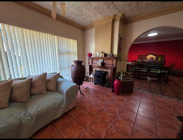 5 BEDROOM HOUSE FOR SALE IN LIBRADENE